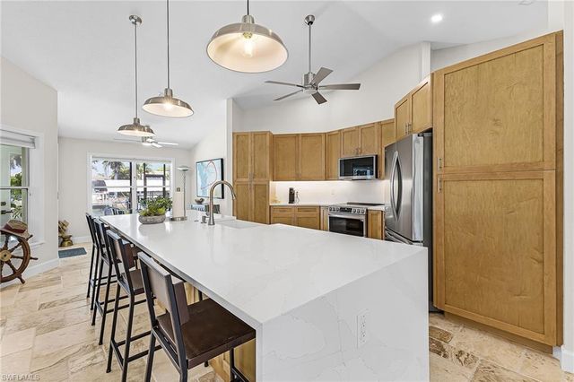 2207 SW 52nd ST, Cape Coral, FL 33914