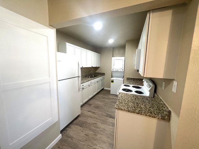 1904 17th Street, B, Lubbock, TX 79401