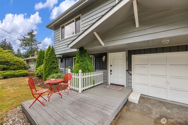 824 NE 194th Street, Shoreline, WA 98155