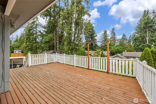 824 NE 194th Street, Shoreline, WA 98155