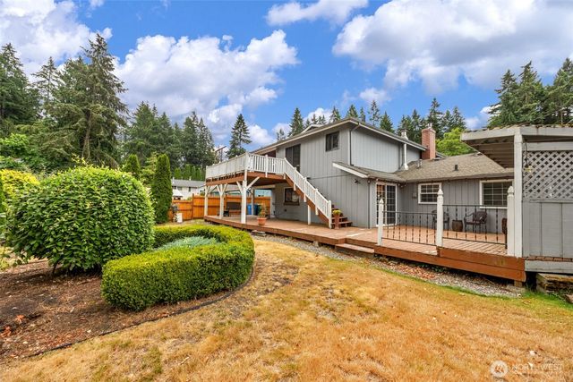 824 NE 194th Street, Shoreline, WA 98155