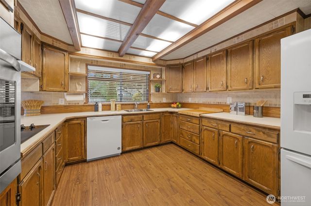 824 NE 194th Street, Shoreline, WA 98155