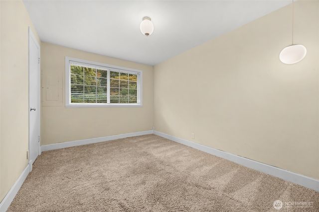824 NE 194th Street, Shoreline, WA 98155