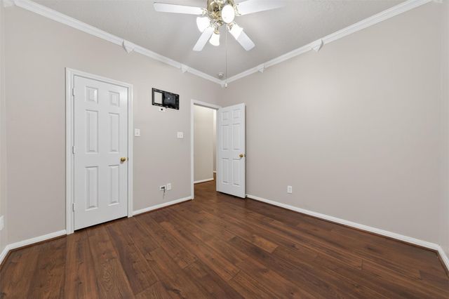 727 N Elder Grove Drive, Pearland, TX 77584