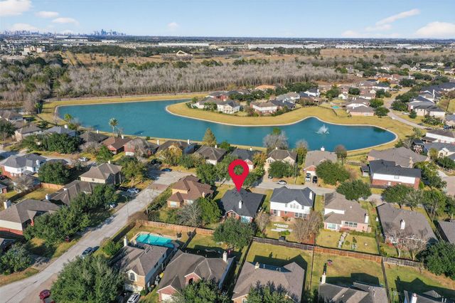 727 N Elder Grove Drive, Pearland, TX 77584