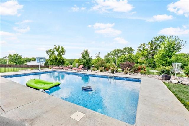 26227 W 141ST Court, Olathe, KS 66061