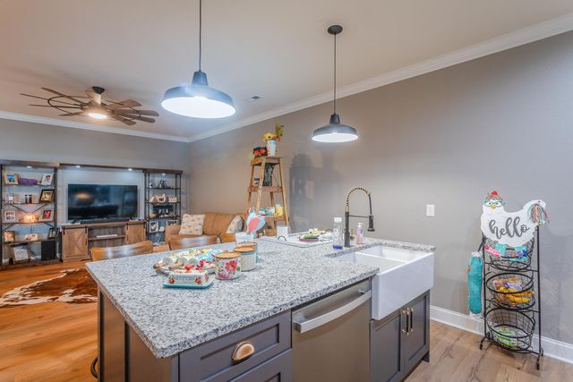 875 Colony Circle, Fort Oglethorpe, GA 30742