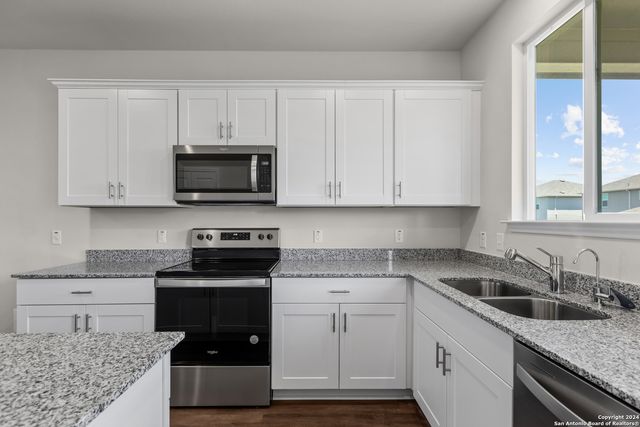823 Bluegrass Point, New Braunfels, TX 78130
