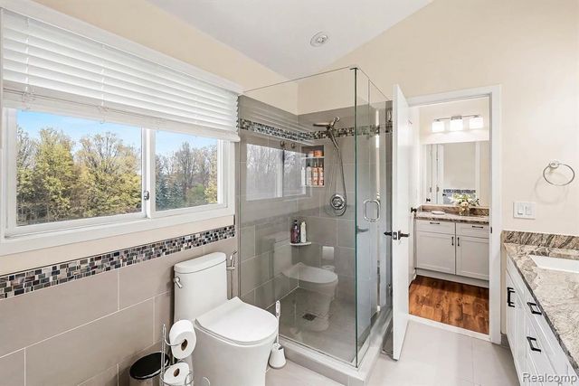 28529 Golf Pointe Boulevard, Farmington Hills, MI 48331