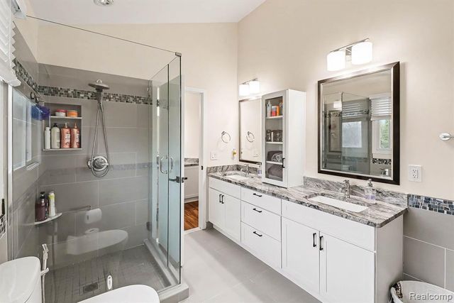 28529 Golf Pointe Boulevard, Farmington Hills, MI 48331