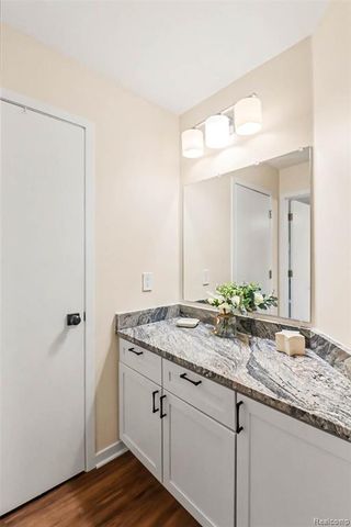 28529 Golf Pointe Boulevard, Farmington Hills, MI 48331