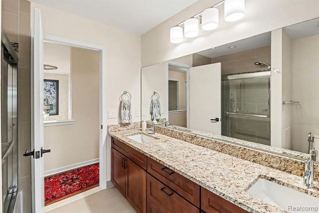28529 Golf Pointe Boulevard, Farmington Hills, MI 48331
