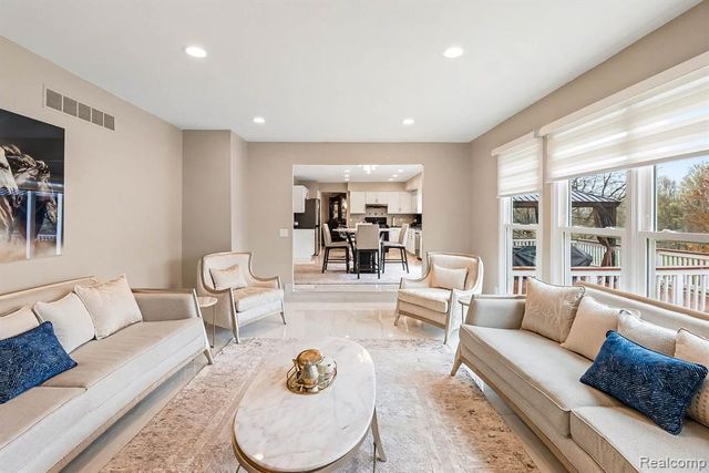 28529 Golf Pointe Boulevard, Farmington Hills, MI 48331