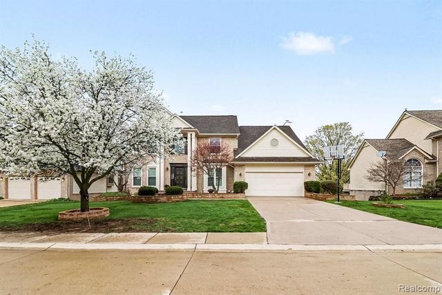 28529 Golf Pointe Boulevard, Farmington Hills, MI 48331