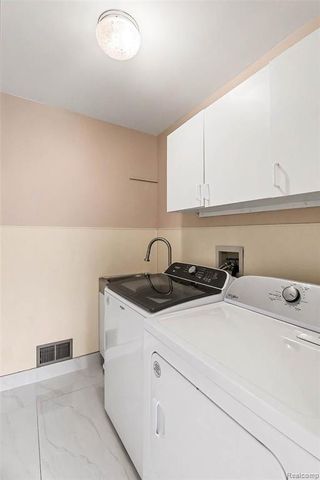 28529 Golf Pointe Boulevard, Farmington Hills, MI 48331