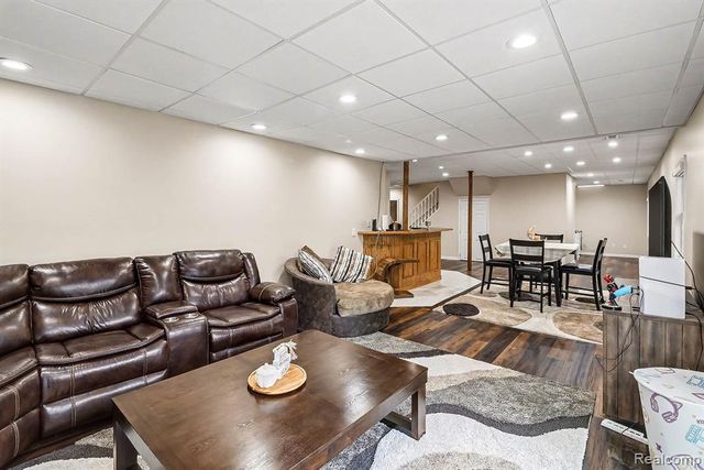 28529 Golf Pointe Boulevard, Farmington Hills, MI 48331