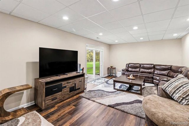 28529 Golf Pointe Boulevard, Farmington Hills, MI 48331