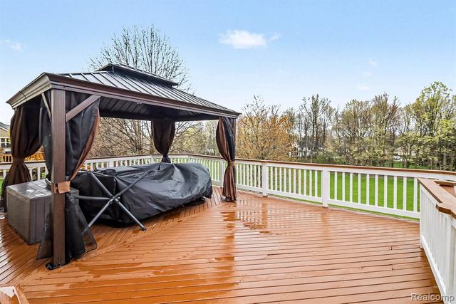 28529 Golf Pointe Boulevard, Farmington Hills, MI 48331