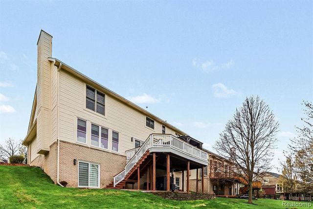 28529 Golf Pointe Boulevard, Farmington Hills, MI 48331