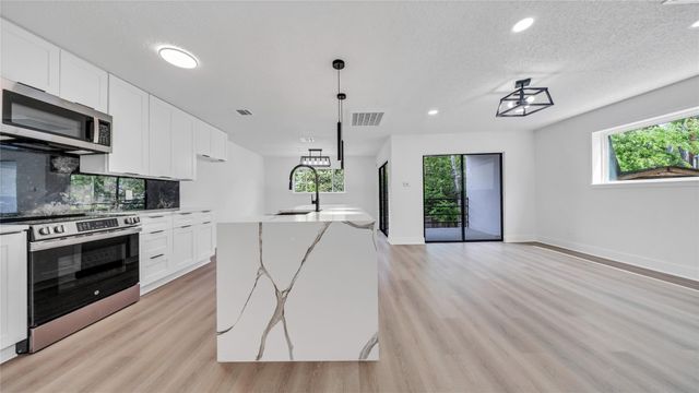 3510 Bellaire Boulevard, Houston, TX 77025