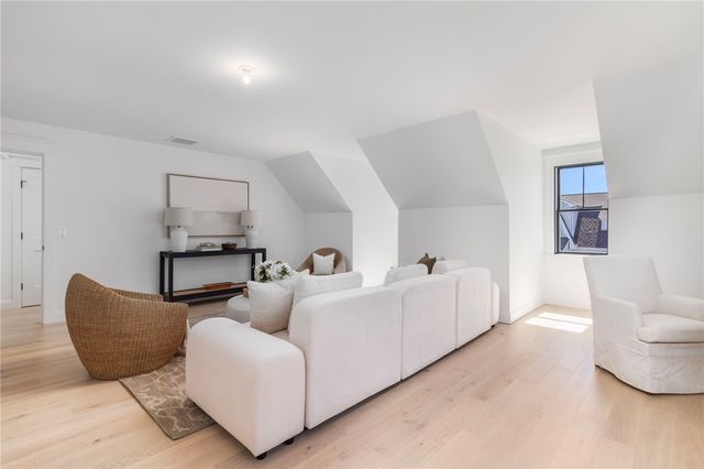 5 Lookout Lane, Portsmouth, RI 02871