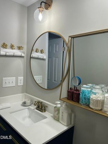 902 E Main Street, Clayton, NC 27520