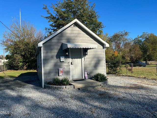 902 E Main Street, Clayton, NC 27520