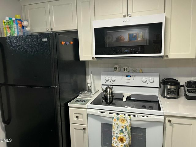 902 E Main Street, Clayton, NC 27520