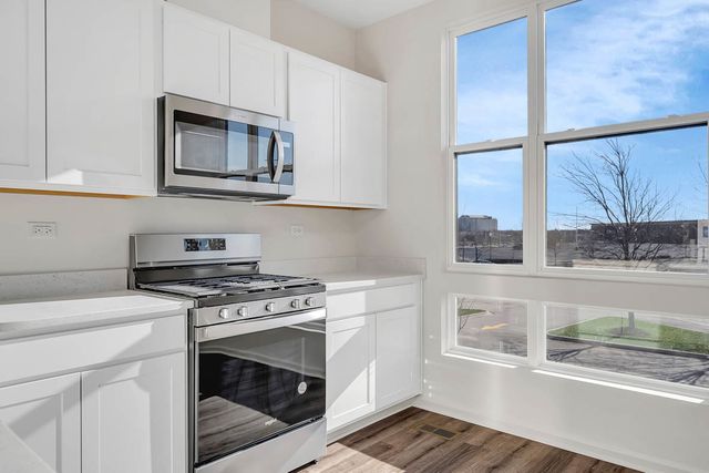 302 Summit Circle, Lombard, IL 60148