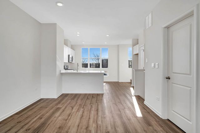 302 Summit Circle, Lombard, IL 60148