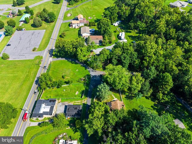 586 LEWISBERRY RD, New Cumberland, PA 17070