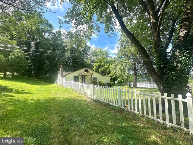 586 LEWISBERRY RD, New Cumberland, PA 17070