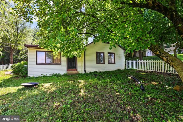586 LEWISBERRY RD, New Cumberland, PA 17070