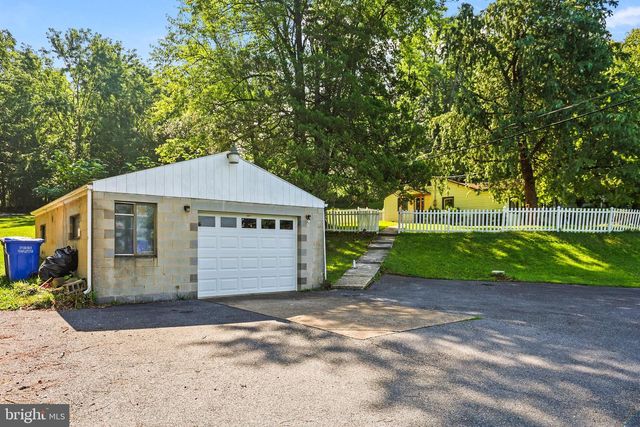 586 LEWISBERRY RD, New Cumberland, PA 17070