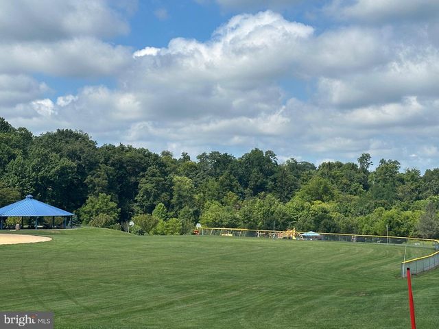 586 LEWISBERRY RD, New Cumberland, PA 17070