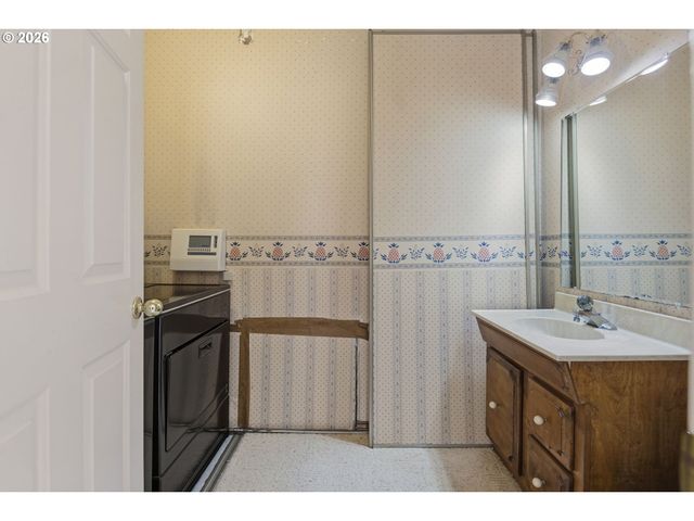 12103 Se 105TH Dr, Happy Valley, OR 97086