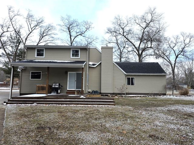 673 S Wolf Lake Road, Muskegon, MI 49442