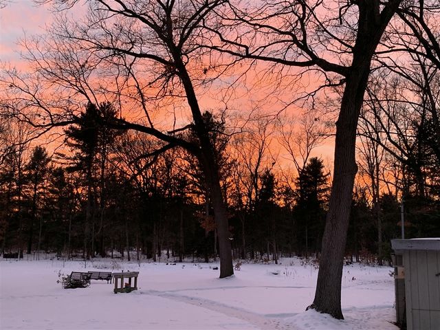 673 S Wolf Lake Road, Muskegon, MI 49442