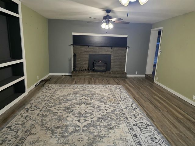 673 S Wolf Lake Road, Muskegon, MI 49442