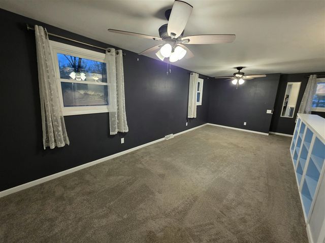 673 S Wolf Lake Road, Muskegon, MI 49442