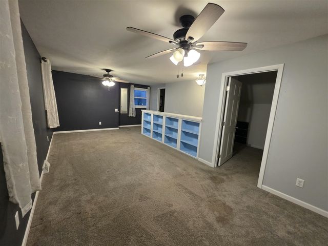 673 S Wolf Lake Road, Muskegon, MI 49442