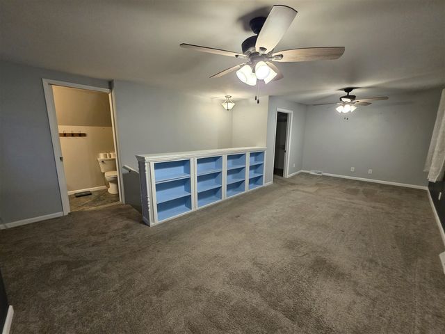 673 S Wolf Lake Road, Muskegon, MI 49442