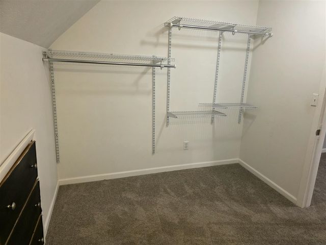 673 S Wolf Lake Road, Muskegon, MI 49442