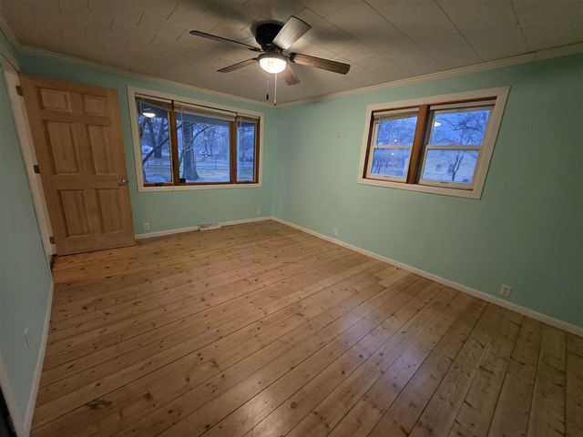 673 S Wolf Lake Road, Muskegon, MI 49442