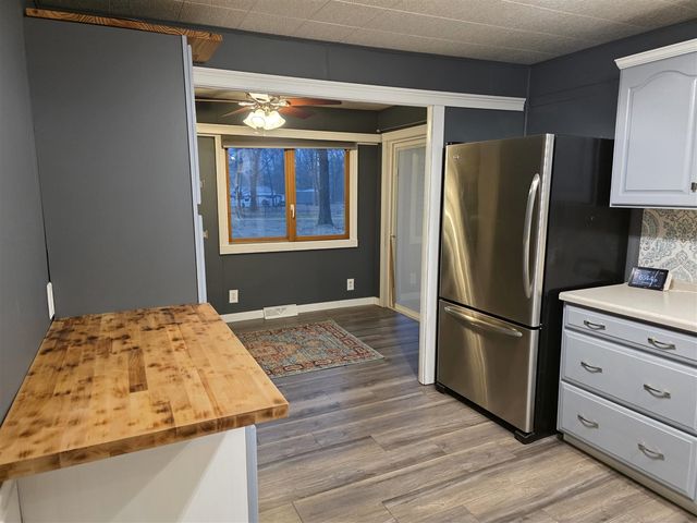 673 S Wolf Lake Road, Muskegon, MI 49442