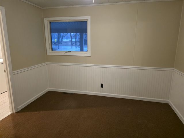 673 S Wolf Lake Road, Muskegon, MI 49442