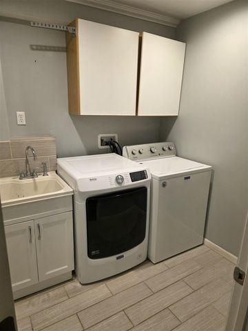 673 S Wolf Lake Road, Muskegon, MI 49442