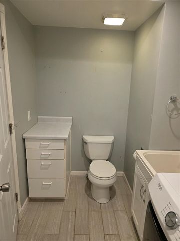 673 S Wolf Lake Road, Muskegon, MI 49442