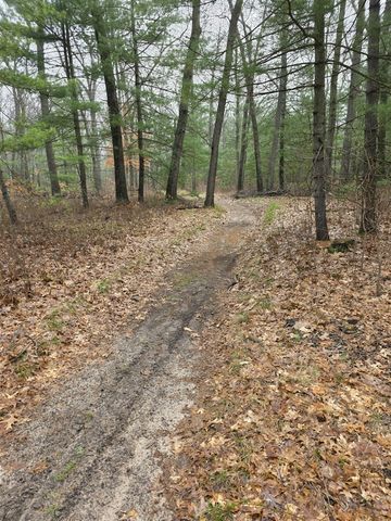 673 S Wolf Lake Road, Muskegon, MI 49442