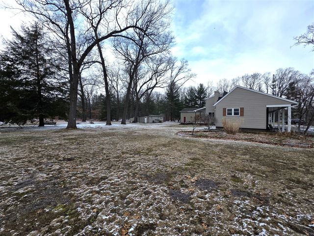 673 S Wolf Lake Road, Muskegon, MI 49442